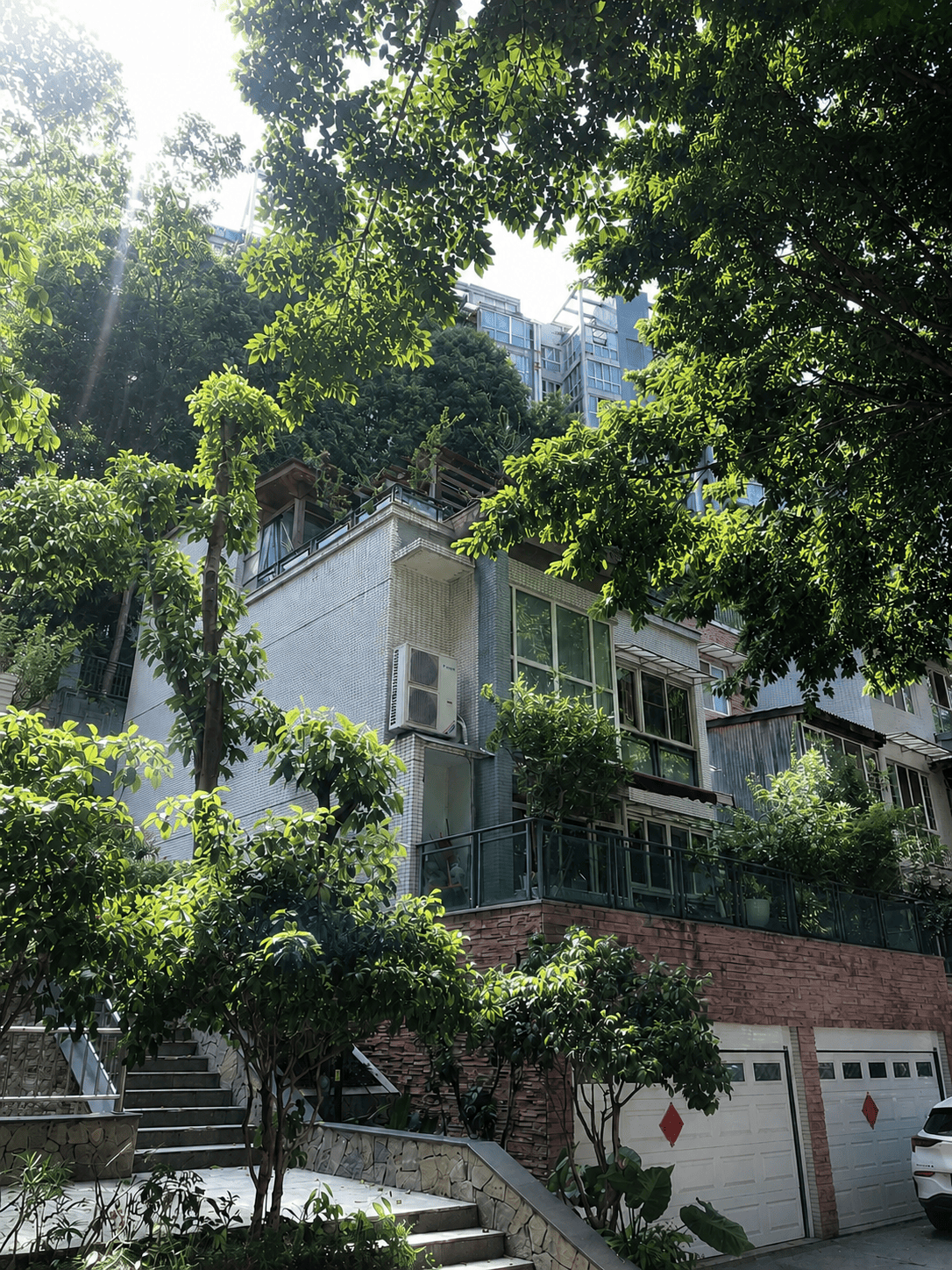 赤峰岛居岁月从容升级：小小岛老别墅加装蒂升悦行款电梯